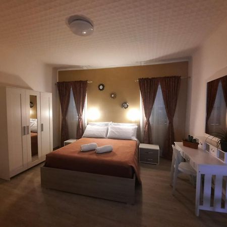 Апартаменты Viccinella House Capranica Экстерьер фото